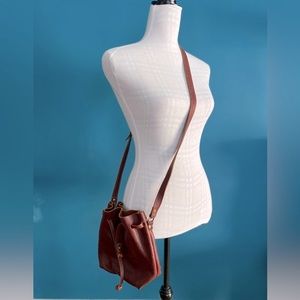 Portland Leather small bucket bag excellent condition crossbody adjustable